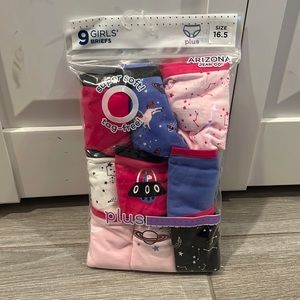 Girls briefs